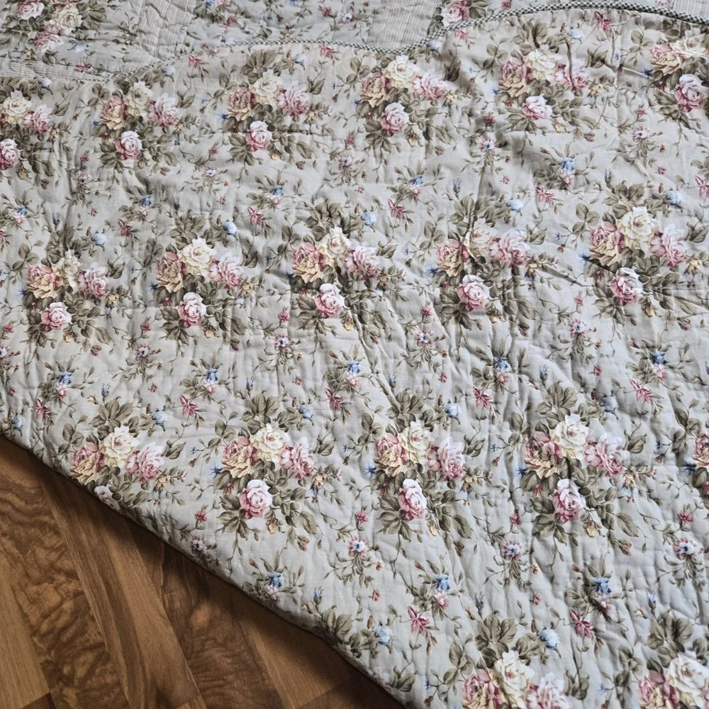 Vintage Handmade Floral Patchwork Quilt Full Queen 90x92 Cottagecore Shabby Chic